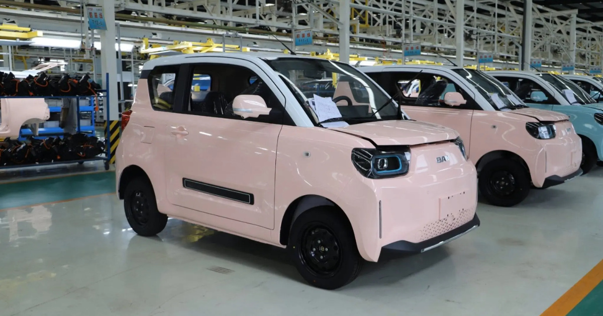 Conheça o Pony EV, carro elétrico da BYD com visual retrô, recarga inteligente e 150 km de autonomia por apenas R$ 27 mil na China. (Foto: Divulgação / Bestune)