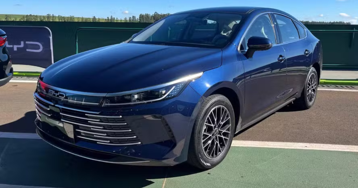 BYD King 2026 combina motor a gasolina e elétrico, alcança até 1.100 km de autonomia e traz novas tecnologias de segurança. (Foto: Marcus Celestino/Autoesporte)