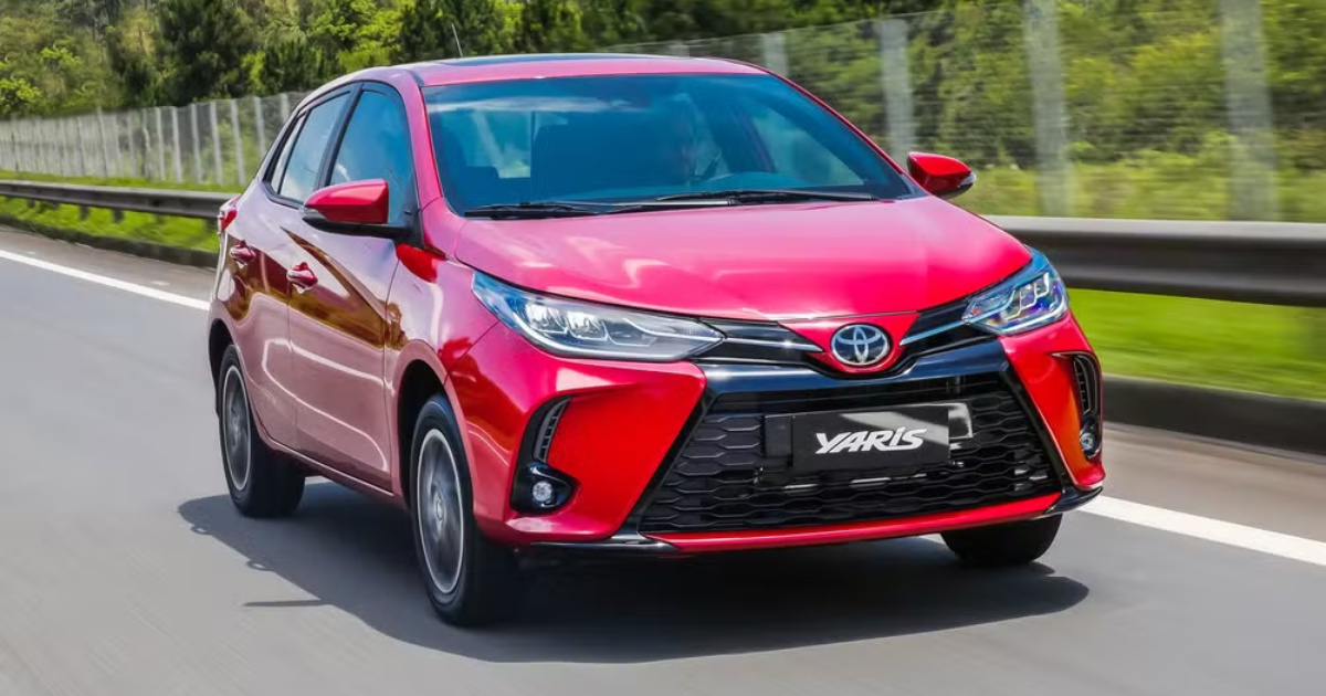 Toyota Yaris sai de linha no Brasil e abre espaço para o Yaris Cross, novo SUV da marca, previsto para outubro. Entenda o impacto no mercado. ( Foto: Divulgação)