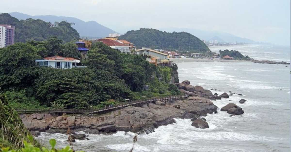 Descubra São Vicente, a cidade mais antiga do Brasil, com praias surpreendentes, a Ponte Pênsil e um dos primeiros museus da escravidão. (Foto: Reprodução/diariodolitoral)