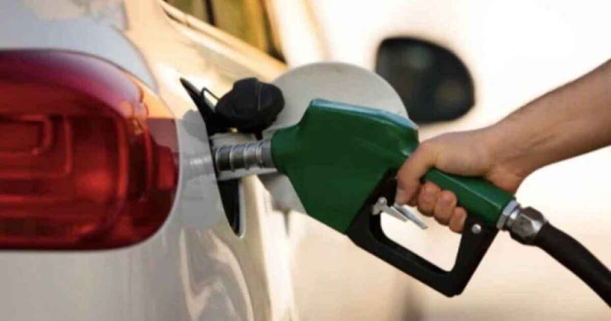 Fraudes em postos vão além da gasolina adulterada. Veja como identificar golpes com bombas, etanol, óleo falsificado e proteger seu carro.
