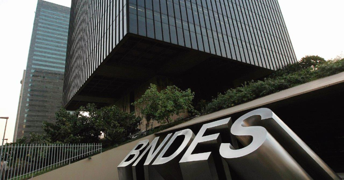 Governo lança crédito de R$ 12 bi com juros reduzidos e depreciação acelerada para modernizar máquinas e turbinar competitividade.