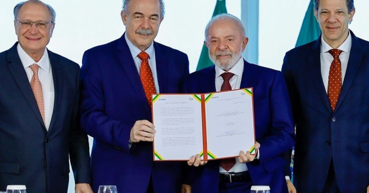 Governo lança crédito de R$ 12 bi com juros reduzidos e depreciação acelerada para modernizar máquinas e turbinar competitividade. (Foto: Ricardo Stuckert/Secom-PR)
