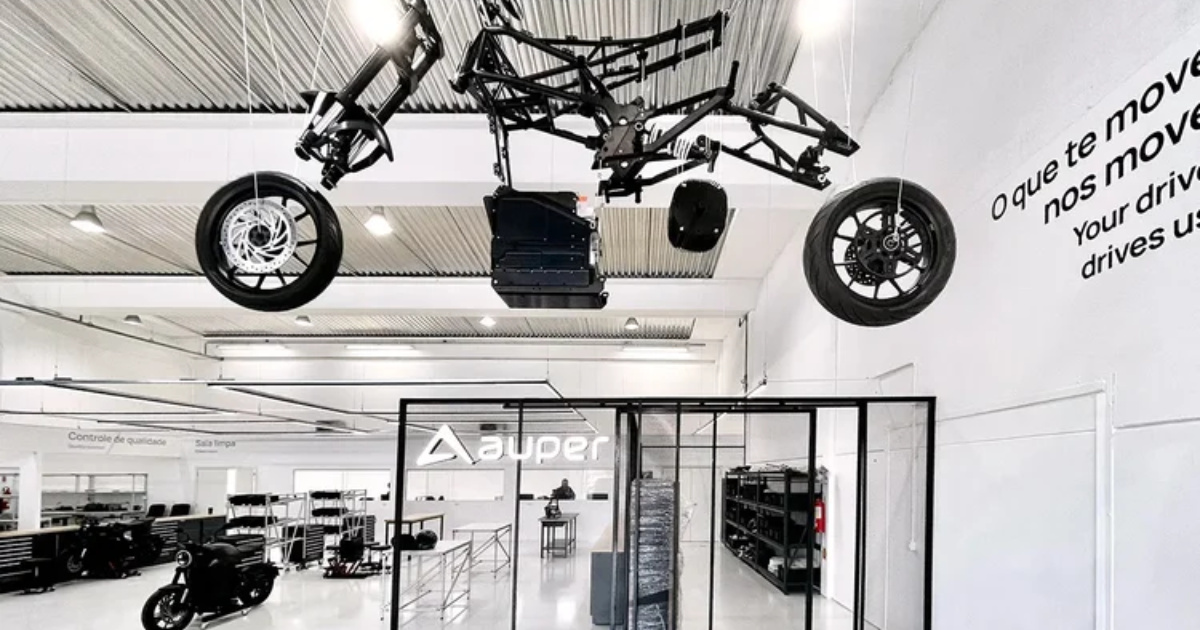 Auper lança fábrica em Joinville e aposta em motos elétricas 100% nacionais com preços a partir de R$ 25,9 mil. (Foto: Divulgação)