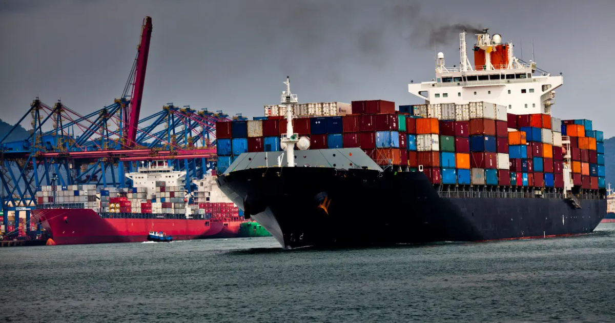 ICTSI prepara investimento bilionário no Tecon Santos 10, dobrando estimativas do governo e elevando o Porto de Santos a novo hub continental.