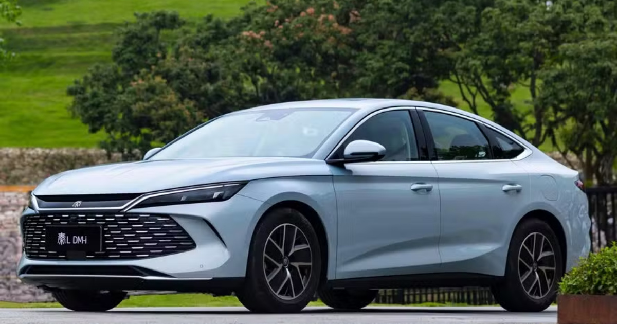 Conheça o BYD Qin, sedan elétrico com 220 cv e 1.200 km de autonomia, líder de vendas global, mas ainda ausente do mercado brasileiro. (Foto: BYD/Divulgação)