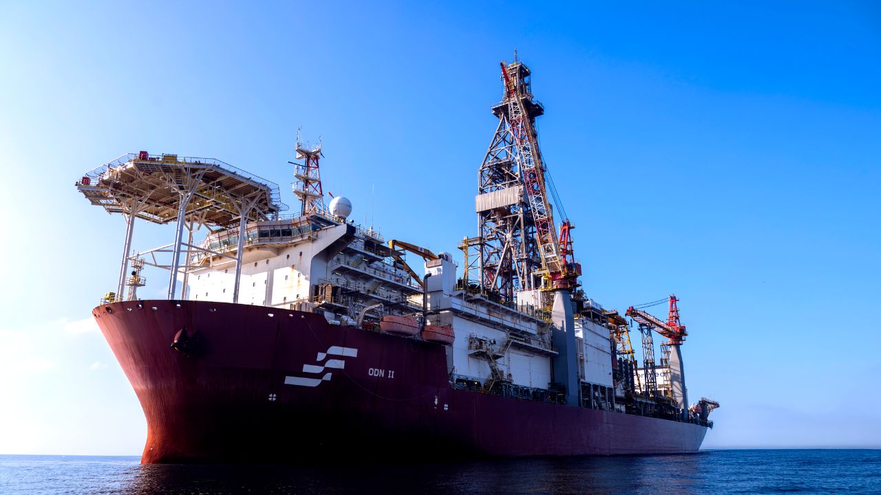 A Petrobras posicionou a sonda de perfuração NS-42 no Amapá para uma avaliação ambiental que pode liberar nova etapa exploratória.