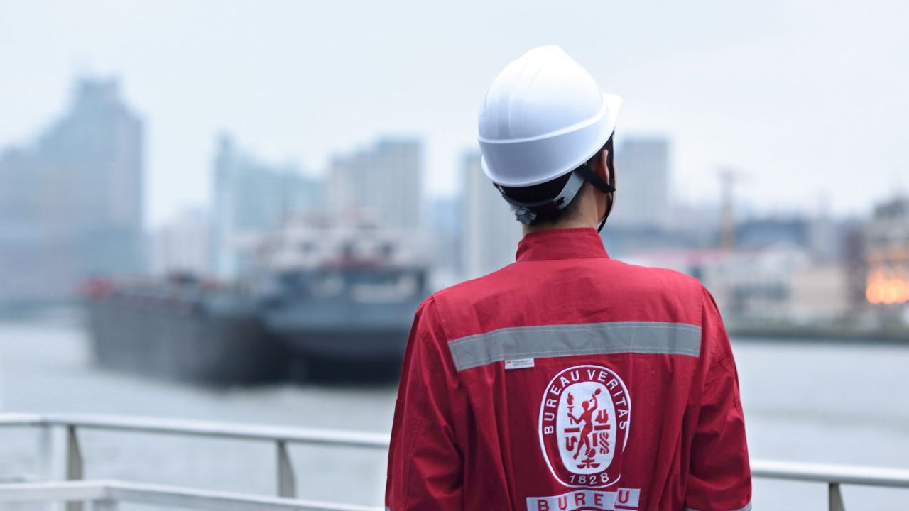 A Bureau Veritas oferece vagas de emprego offshore para Inspetor NR-10 + SPDA em Manaus. Inscreva-se e atue na Engenharia Naval!