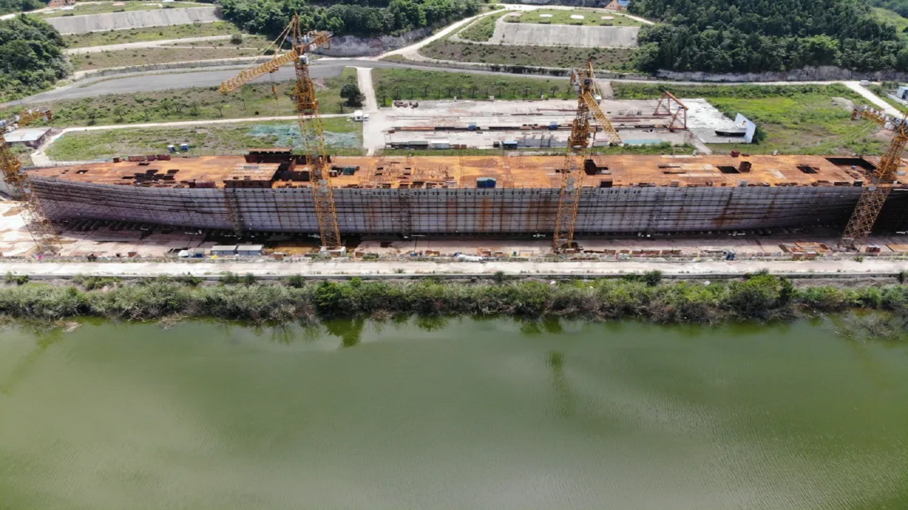 Magnata chinês gasta US$ 155 milhões e mais de uma década para erguer réplica gigante do Titanic