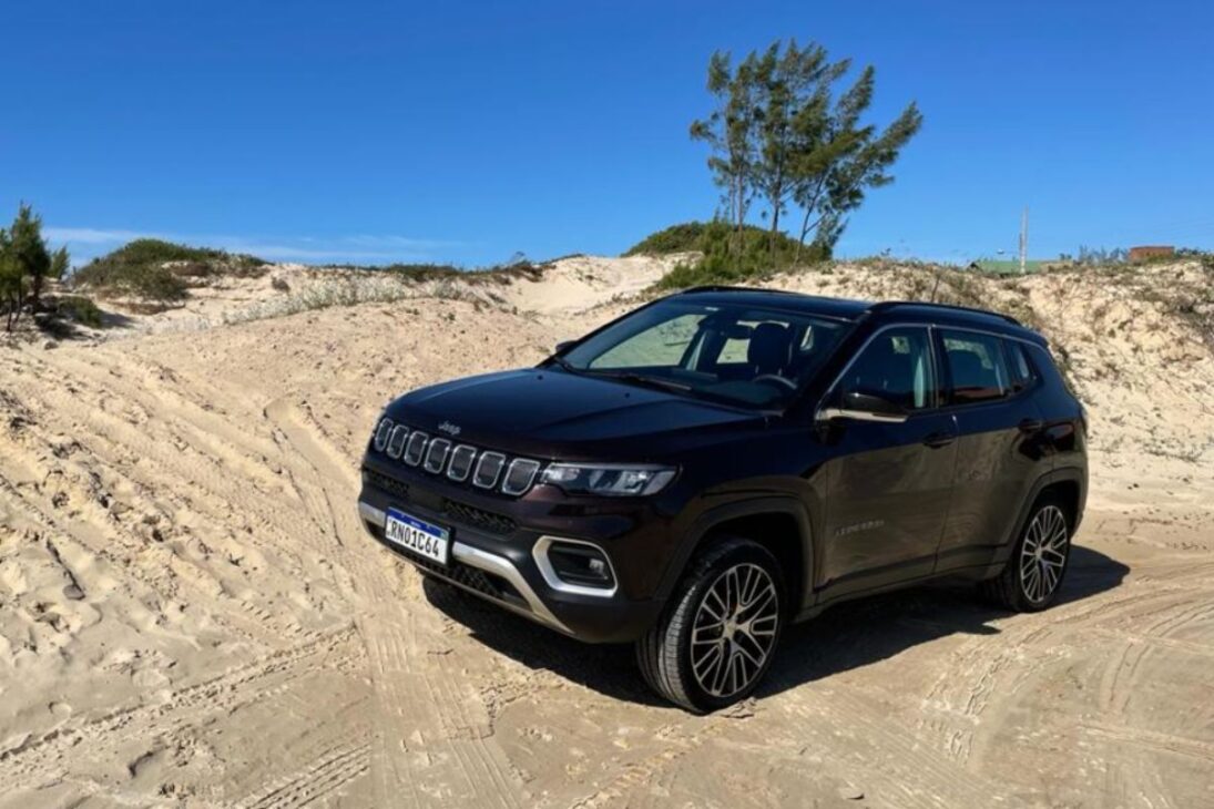 11 carros descontinuados em 2025 no Brasil: Audi A4, Compass diesel, Jaguar SUVs e Toyota Yaris deixam de ser vendidos sem alarde