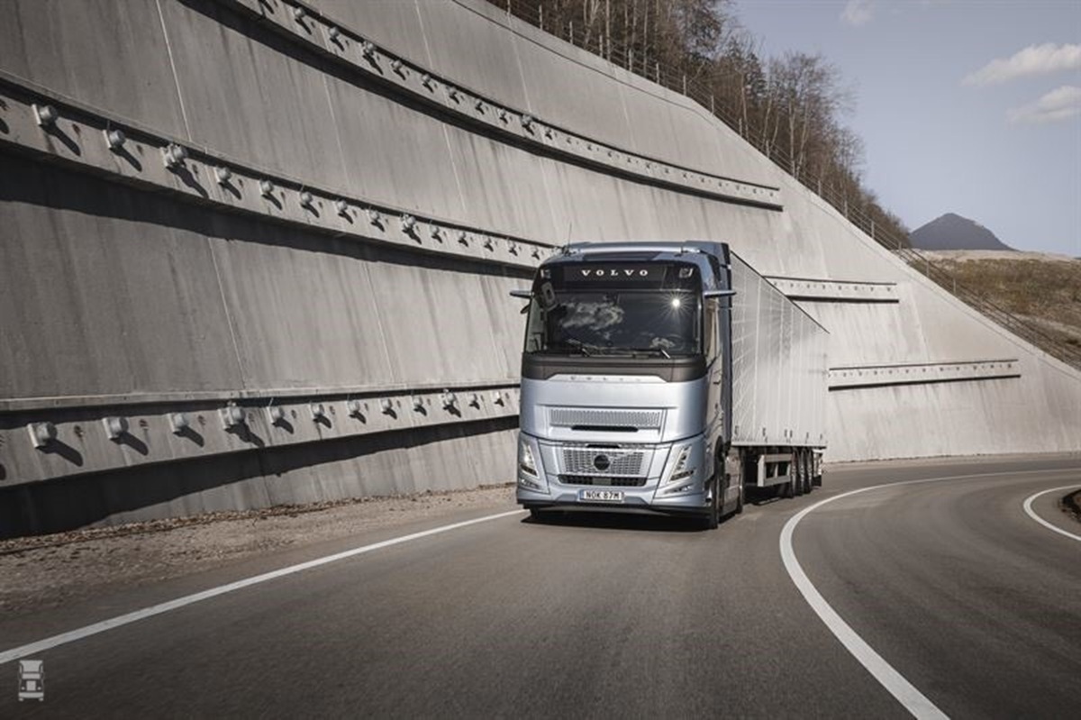 Volvo revela o primeiro motor de caminhão start-stop do mundo — reduz o consumo de combustível e emissões de CO₂