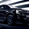 A estratégia da Ford a Ranger Black 4x2 sacrifica a potência das rivais para oferecer um preço competitivo de R$ 238.900 e mais conforto