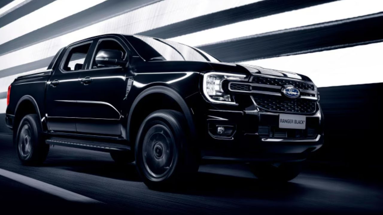 A estratégia da Ford a Ranger Black 4x2 sacrifica a potência das rivais para oferecer um preço competitivo de R$ 238.900 e mais conforto