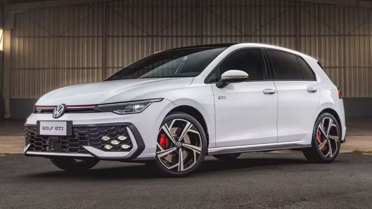A febre do GTi: Volkswagen vende 350 unidades do novo Golf em um fim de semana, fatura R$ 150 milhões e já tem uma longa fila de espera