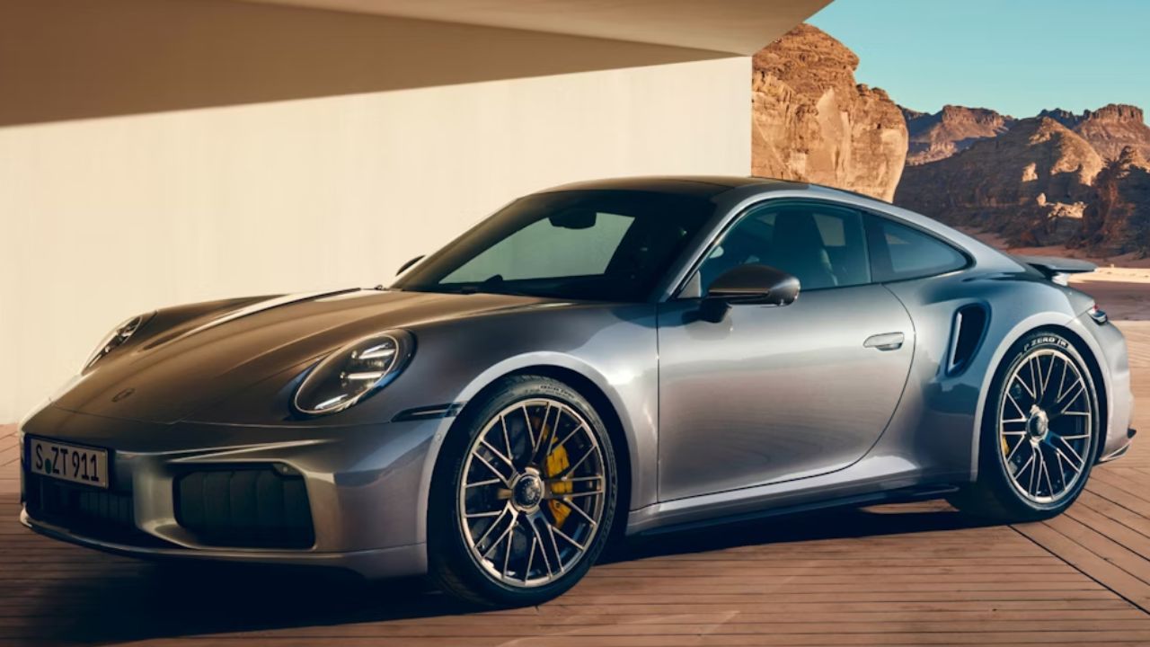 A lenda se rendeu à eletricidade: o novo Porsche 911 Turbo S agora é híbrido, mais pesado, mas o mais potente da história com 711 cavalos