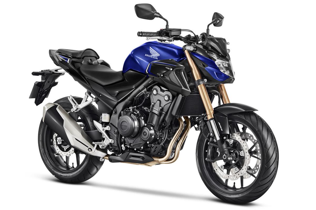 Honda CB 500F azul usada em 2025 com design naked e motor bicilíndrico confiável