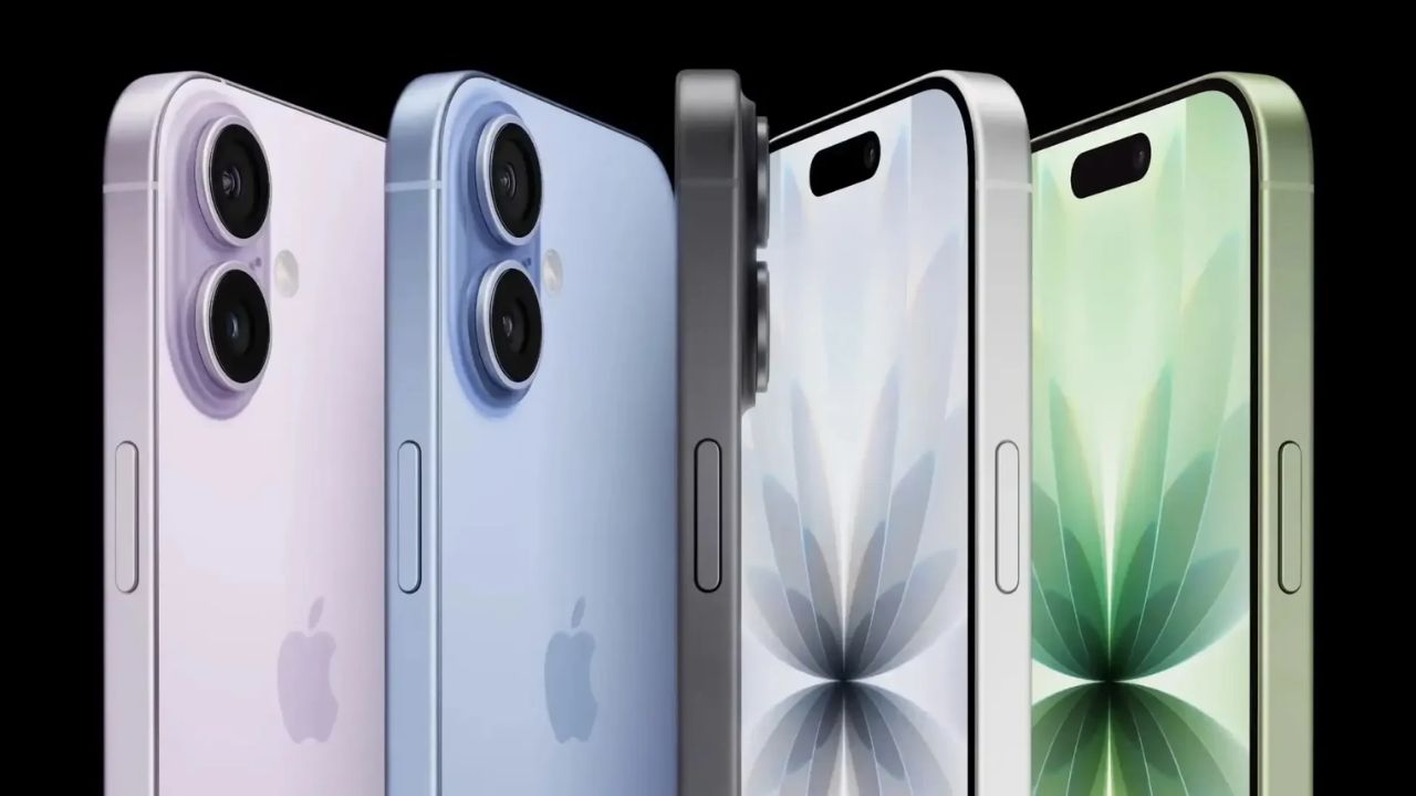 Com seu corpo em titânio de apenas 5,6 mm, o design ultrafino do iPhone Air redefine a elegância, parecendo quase desaparecer na mão do usuário.