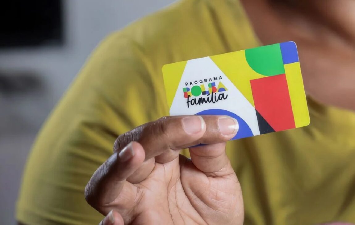 Economia brasileira surpreende: deflação ajuda pobres, emprego avança e milhões deixam Bolsa Família para buscar futuro melhor