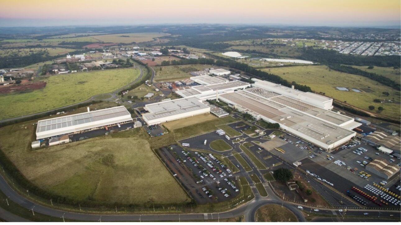 Fábrica da Mitsubishi em Catalão (GO). Jagonesa Pode Expandir ATUAÇÃO ALÉM DOS Carros, com Possível Entrada no Setor Sucroalcooleiro. (Imagem: divulgação)
