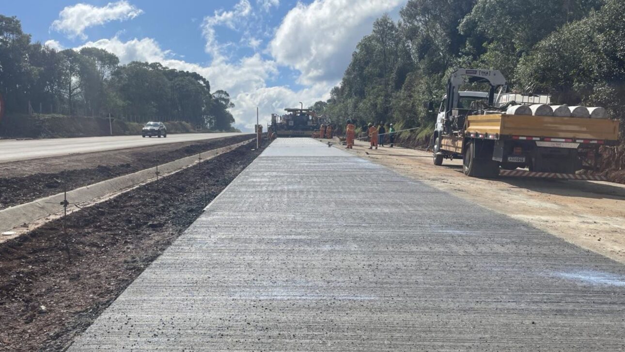 Obras na PRC-466 em Guarapuava avançam 54%, com whitetopping, ponte concluída e novos sistemas de drenagem e iluminação.