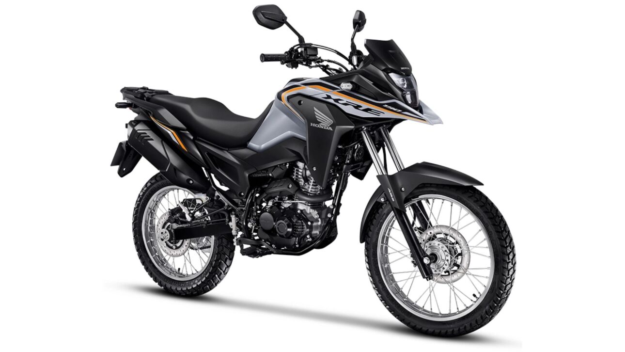 Honda XRE 190 2026 chega com motor flex de 16 cv, nova cor cinza metálico, suspensão reforçada e preços a partir de R$ 23.580.
