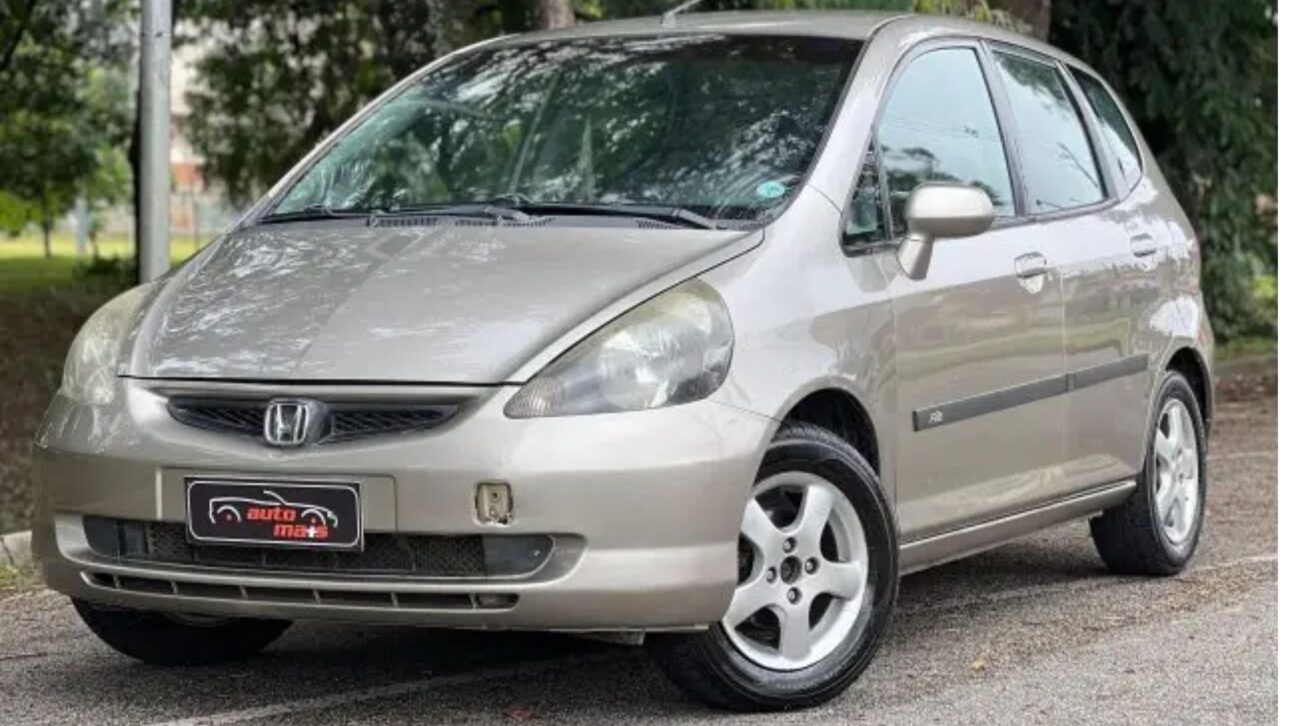 Honda Fit 2005 econômico e versátil, com espaço surpreendente. (Imagem: JDMVIP)