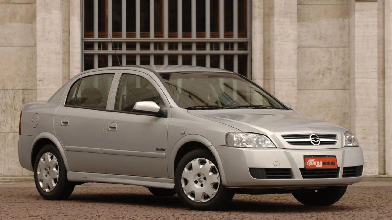 Chevrolet Astra Sedan 2005 robusto e valorizado no mercado de usados. (Imagem: PlanetCarsZ)
