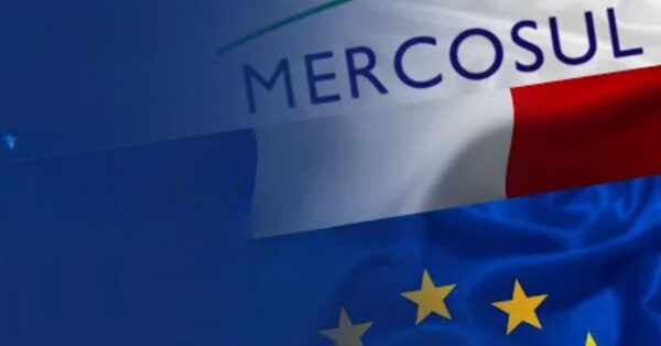 Acordo entre União Europeia e Mercosul entra na fase decisiva após 20 anos, travado por França, setor agrícola e tensões globais.