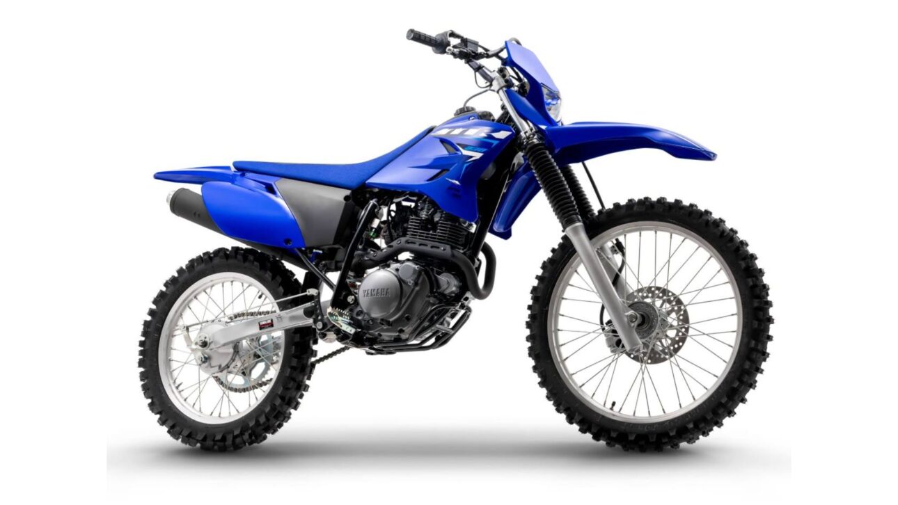 Nova Yamaha TT-R 230 2026 chega ao Brasil com motor 223 cm³, 6 marchas, grafismos inéditos e preço sugerido de R$ 19.990.