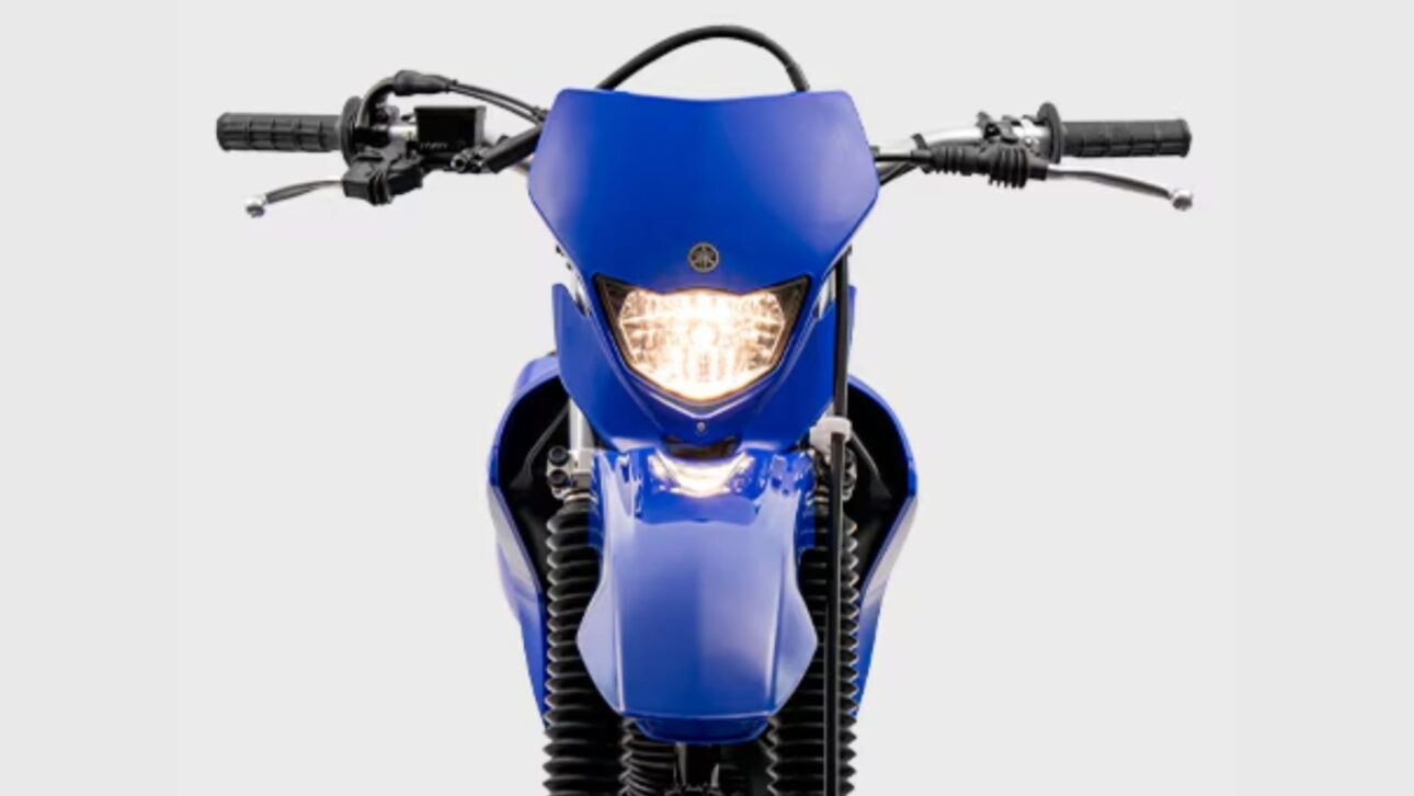 Nova Yamaha TT-R 230 2026 chega ao Brasil com motor 223 cm³, 6 marchas, grafismos inéditos e preço sugerido de R$ 19.990.