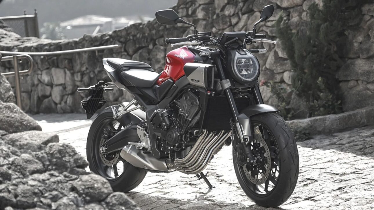 Honda lança a CB 650R 2026 com embreagem eletrônica E-Clutch, painel TFT de 5" e motor 4 cilindros de 86,7 cv.