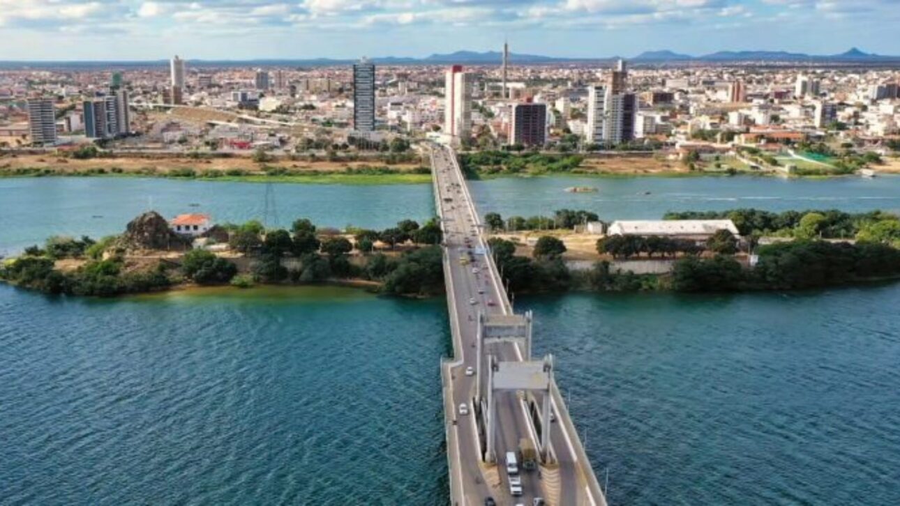 Petrolina surpreende no Vale do São Francisco com turismo cultural, vinícolas, Bodódromo e o Rio São Francisco como motor econômico.