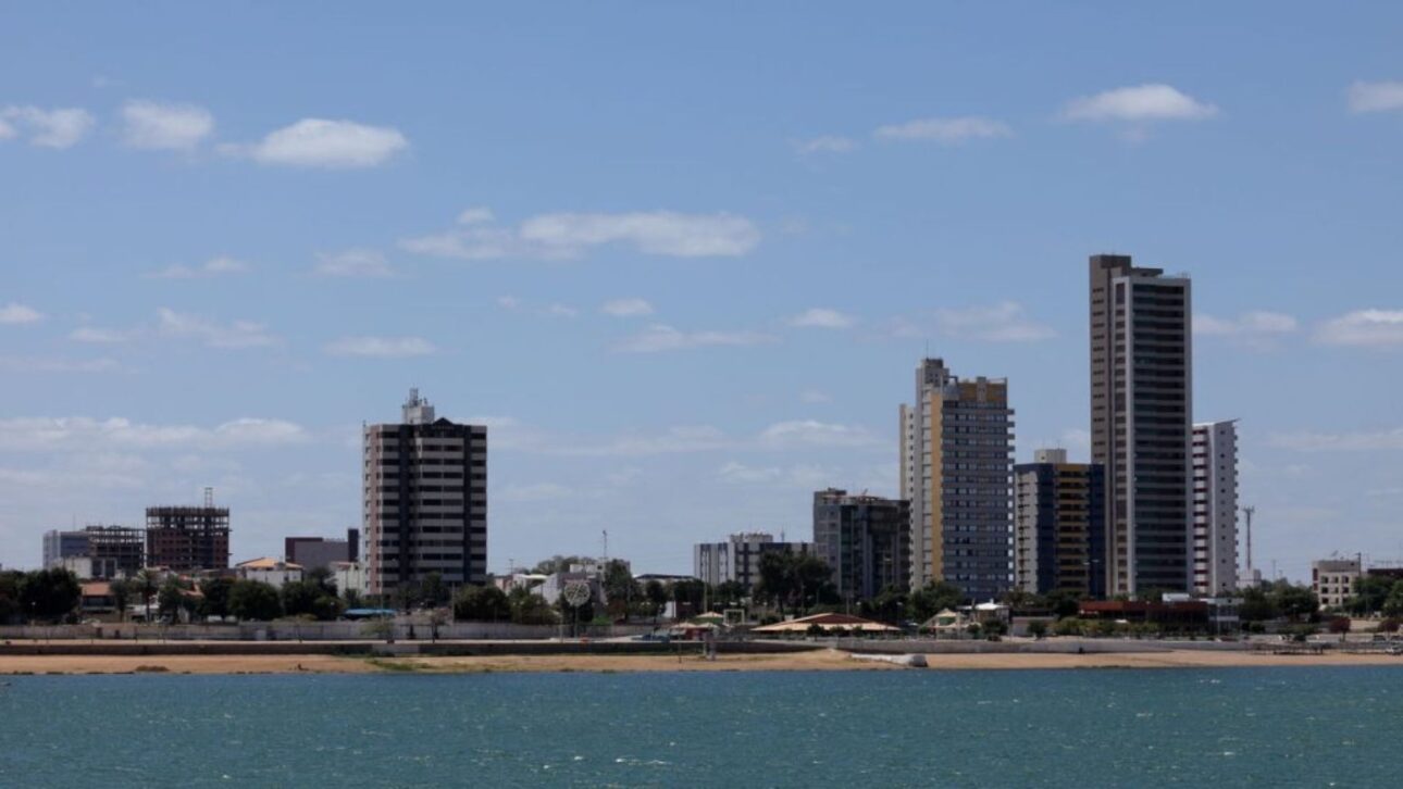 Petrolina surpreende no Vale do São Francisco com turismo cultural, vinícolas, Bodódromo e o Rio São Francisco como motor econômico.