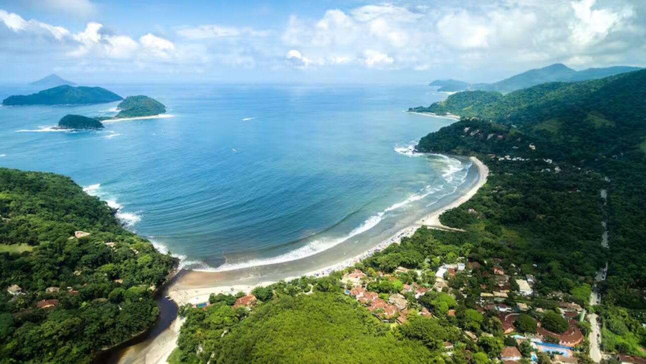 São Sebastião propõe taxa de preservação ambiental para veículos de turistas, com cobrança diária de até R$ 143 e isenções específicas.