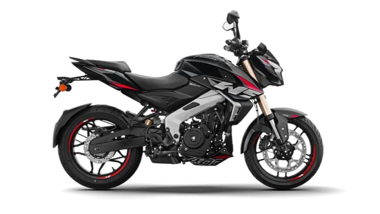 Nova Bajaj Dominar NS 400Z chega ao Brasil com motor de 43 cv, autonomia de até 400 km, quickshifter e pacote eletrônico avançado.