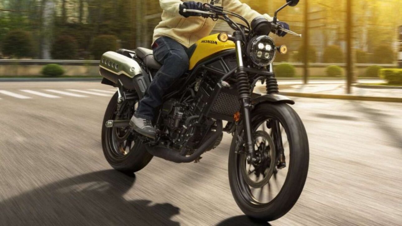 Honda lança a CL250 2026 no Japão com motor 249cc, até 47 km/l e versão com sistema E-Clutch de embreagem eletrônica.