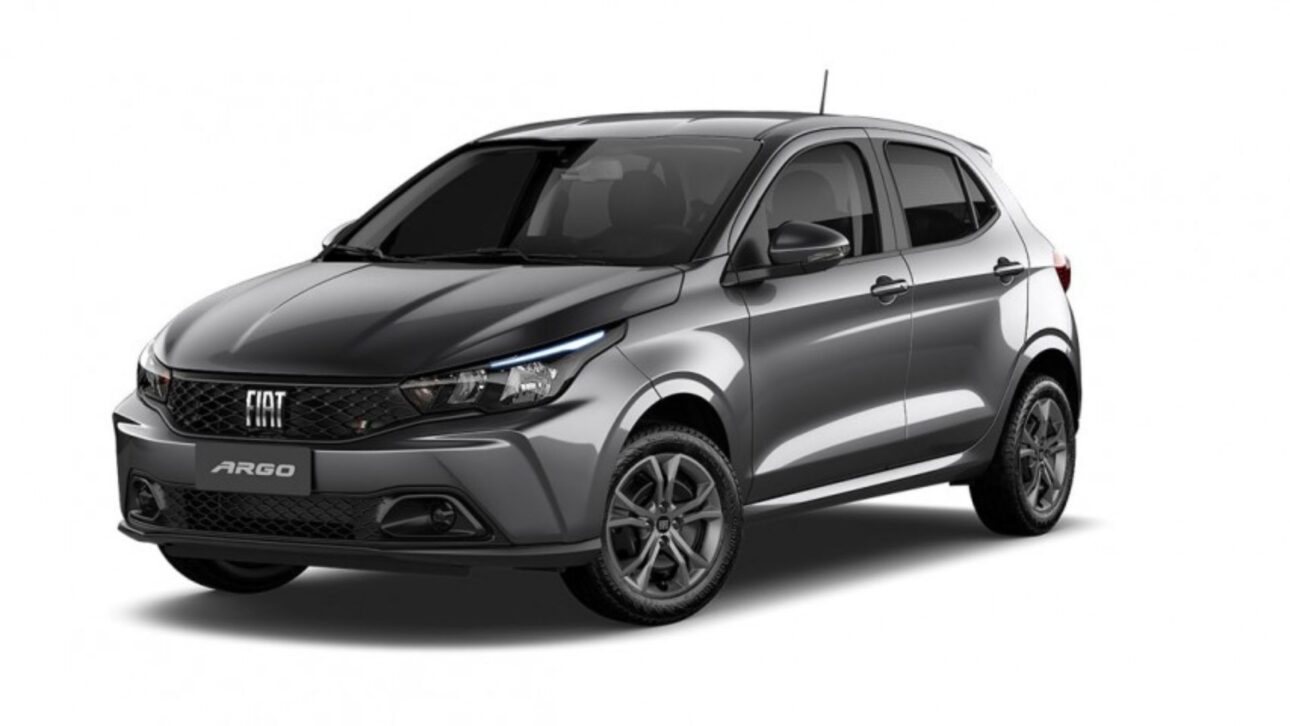 Fiat Argo Drive 1.3 é o carro automático mais barato do Brasil, com faróis full-LED, consumo até 14,3 km/l e preço a partir de R$ 92 mil.