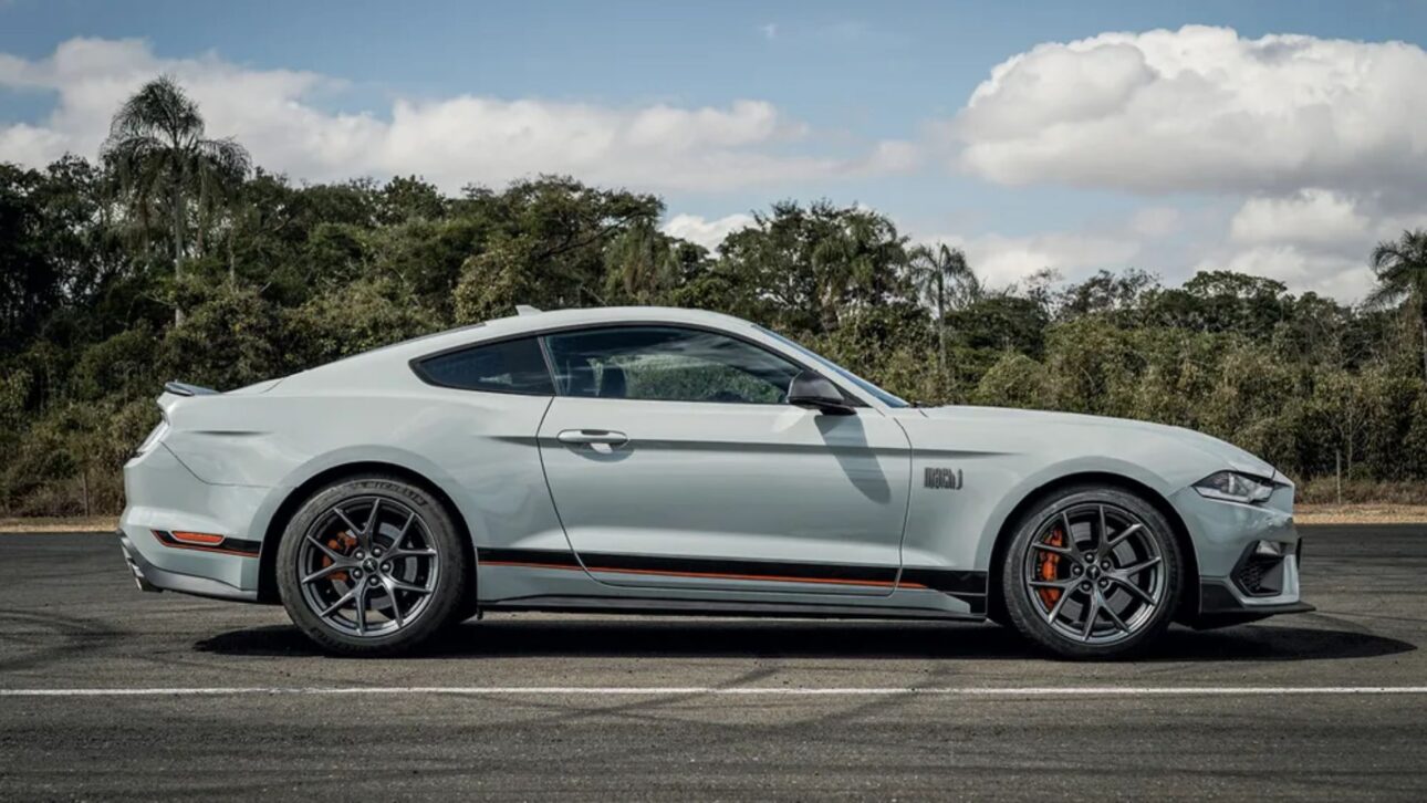 Ford Mustang usado GT V8 traz tração traseira, tecnologia moderna e tradição entre os muscle cars. (Imagem: Divulgação)