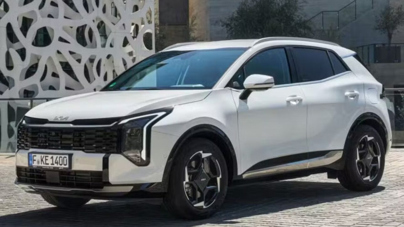 Kia Sportage 2026 estreia no Brasil com facelift, interior renovado, câmbio de 8 marchas e sistema híbrido leve 48V.