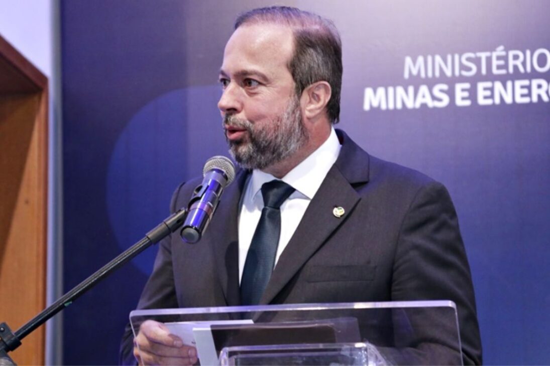 Alexandre Silveira de Oliveira é o Ministro de Minas e Energia