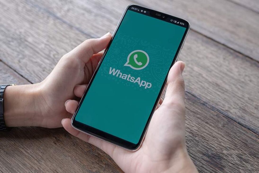 WhatsApp adiciona opção de tradução automática em conversas inteiras para Android, traduzindo mensagens recebidas na mesma hora