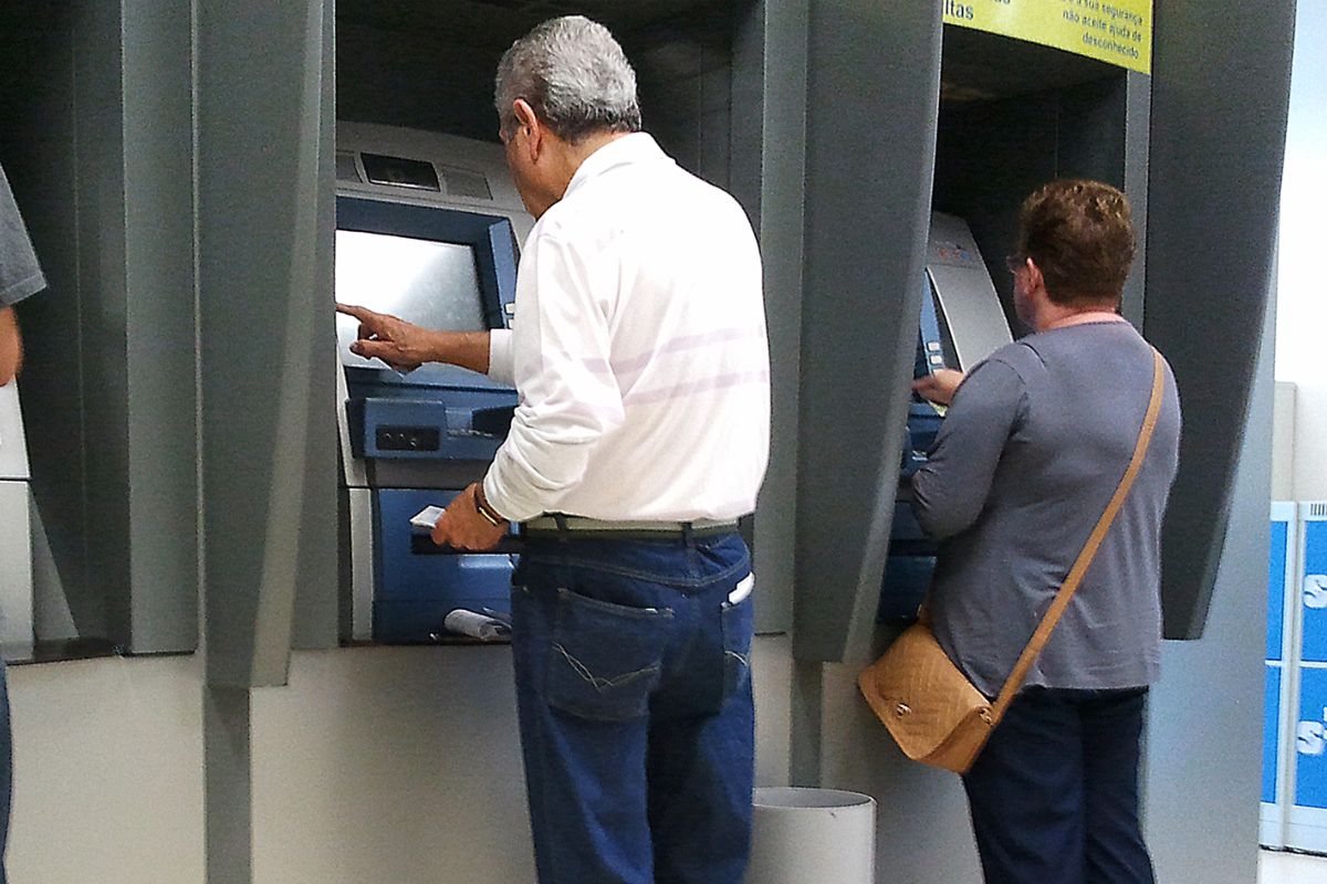 Estatuto do Idoso garante 11 direitos pouco conhecidos: pensão, transporte grátis, prioridade no INSS e proteção contra dívidas abusivas