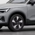 Pneus originais do Volvo elétrico de 408 cv não aguentam o peso e torque, mordendo as laterais e soltando pedaços com 35 mil km