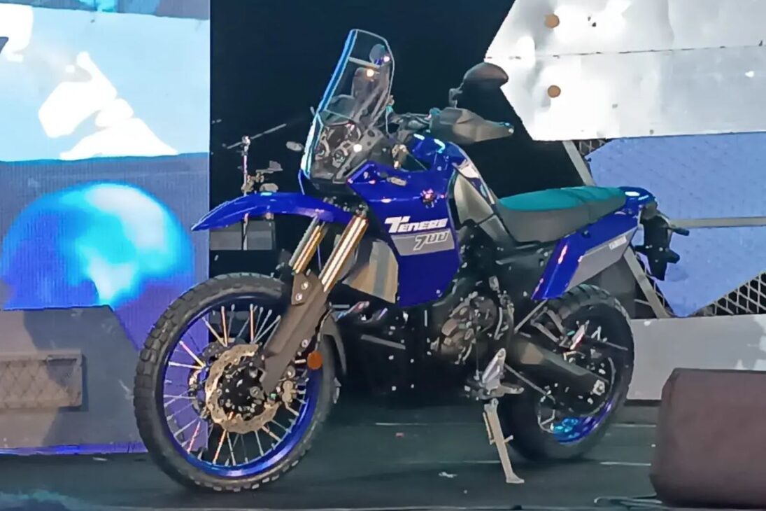 Sete anos após sair de linha, Yamaha Ténéré 700 retorna com painel conectado e exige giro alto para entregar seus 68,9 cv