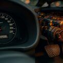 Hábitos invisíveis do carro concentram até 90% do desgaste na partida e reduzem vida dos freios em 40%; veja como motor, combustível e manutenção preventiva evitam prejuízos.