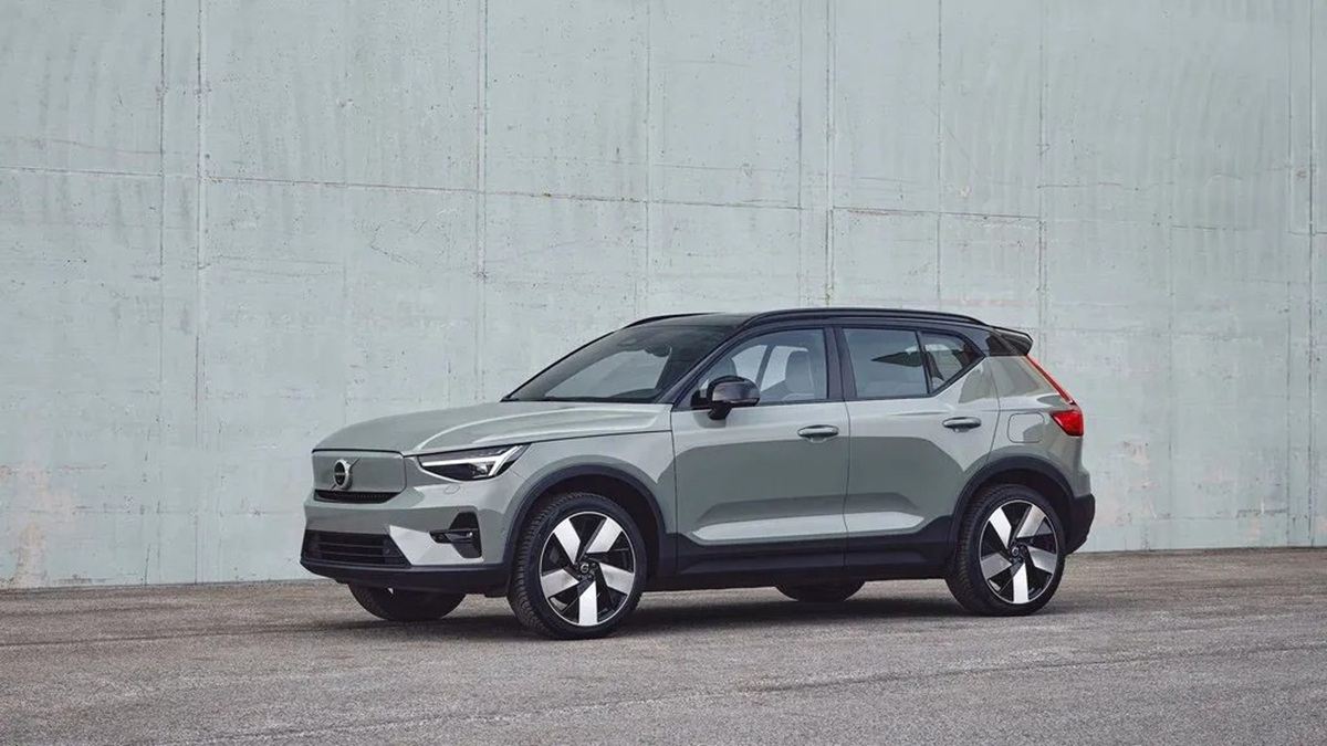 Descubra 8 carros de luxo usados por até R$ 150 mil com até 252 cv, tecnologia avançada e prestígio de marcas premium.