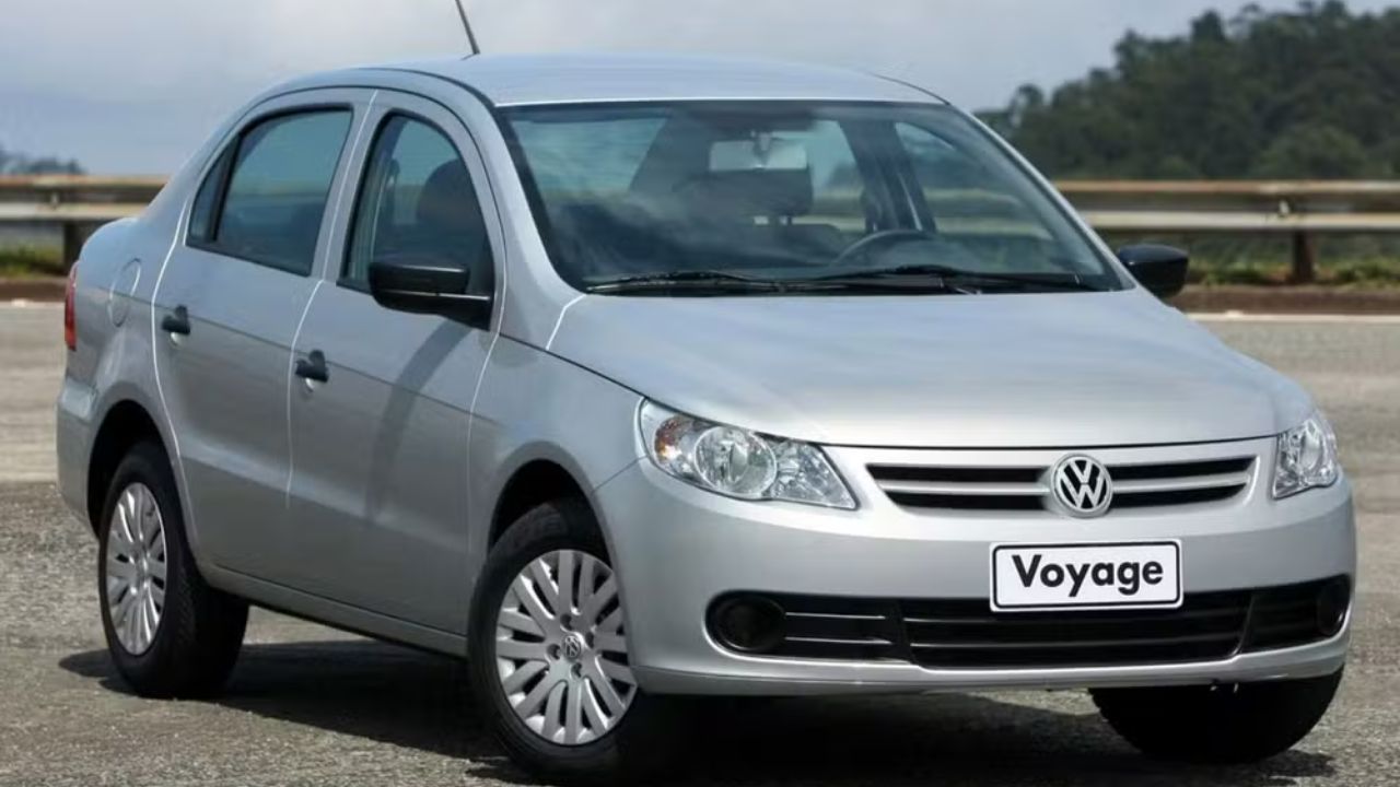 Procurando carros usados até R$ 20 mil? Veja quatro modelos acessíveis, com bom desempenho, manutenção barata e espaço interno para atender às necessidades do dia a dia.