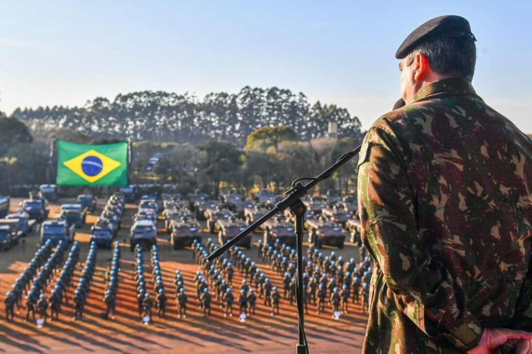 Forças Armadas do Brasil temem perder acesso a armas avançadas dos EUA e governo acelera busca por novos parceiros estratégicos na defesa.