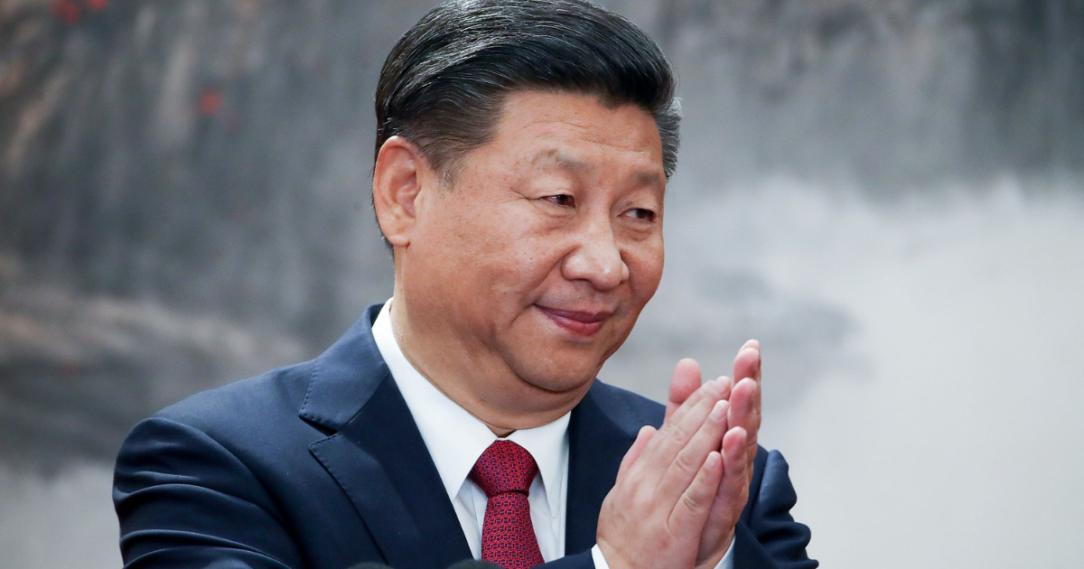 Xi Jinping reúne líderes na cúpula da OCX em Tianjin, com Putin e Modi, e envia recado indireto aos EUA de Trump.