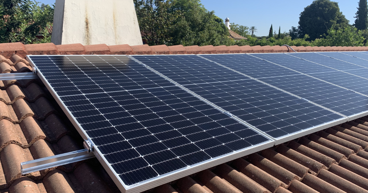 Senado aprova MP 1.300 com tarifa social ampliada e sem risco à energia solar. Regras evitam impacto na geração distribuída